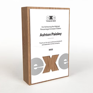 Nestandartinis apdovanojimas AZ011